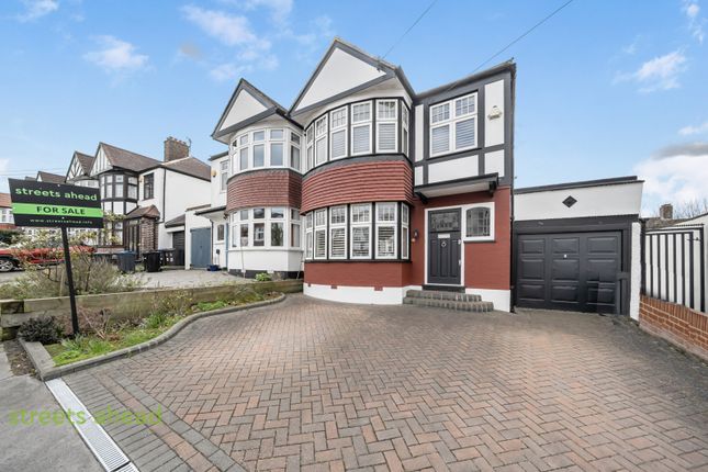 3 bed property, in Sundial Avenue, £750,000