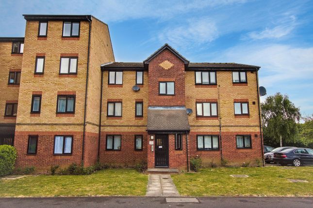 1 bed property, in Seymour Road, £200,000