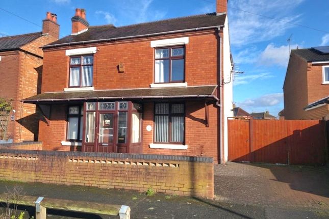 4 bed property, in Arden Road, £300,000