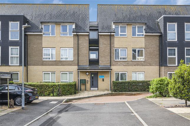 2 bed property, in Watercress Way, £220,000