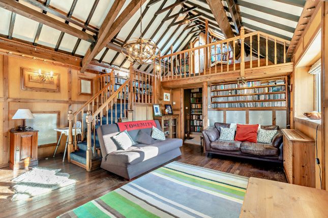 4 bed property, in Ogwell, £795,000