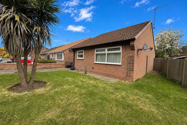 2 bed property, in Kenilworth Avenue, £180,000