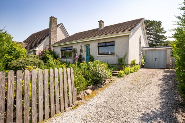 3 bed property, in Raecroft Avenue, £240,000