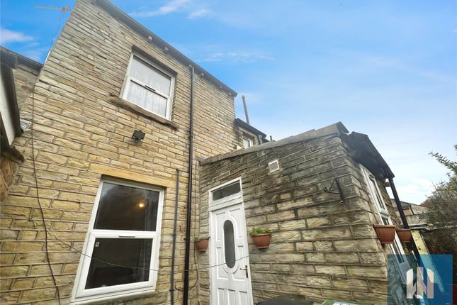 1 bed property, in Church Lane, £80,000