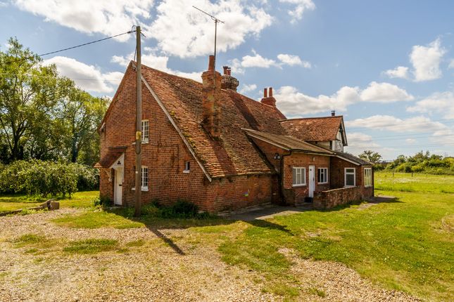 4 bed property, in Grazeley, £1,000,000