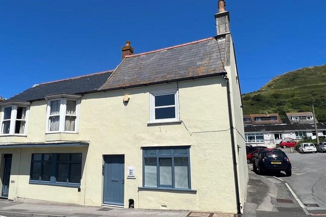 1 bed property, in Fortuneswell, £115,000