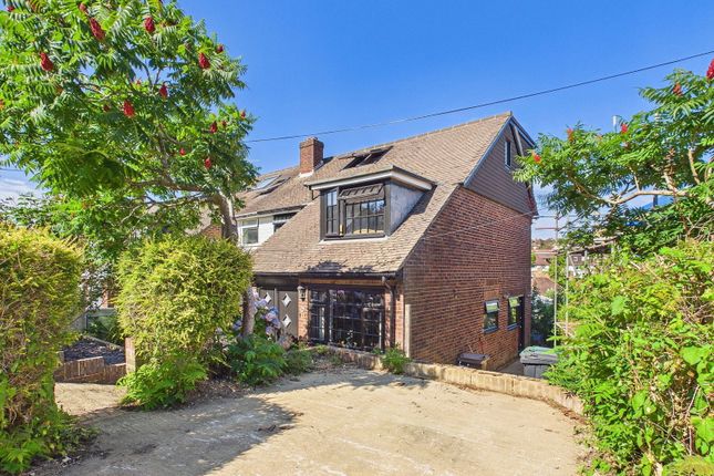 4 bed property, in Goldstone Way, £650,000