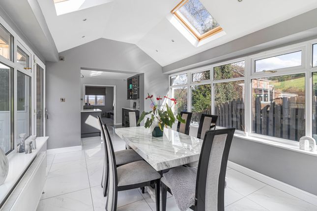 6 bed property, in Moorthorpe View, £500,000