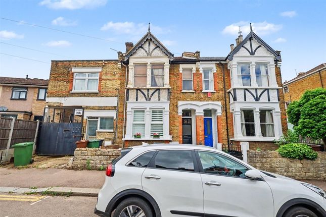 2 bed property, in Church Hill Road, £250,000