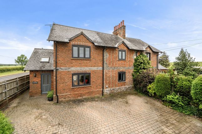 3 bed property, in Sutton Scotney, £699,950