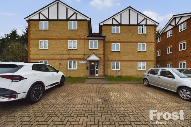 2 bed property, in Maplin Park, £230,000