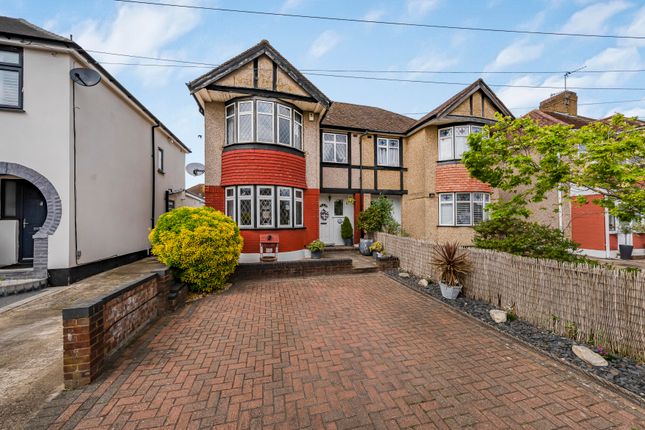 3 bed property, in West Mead, £650,000