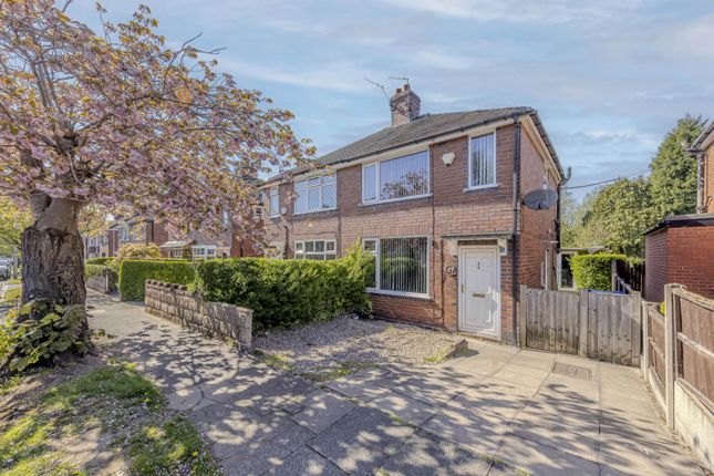 2 bed property, in Barry Avenue, £155,000