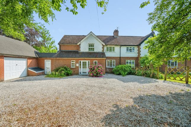 4 bed property, in Painters Lane, £475,000