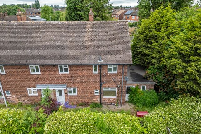 3 bed property, in 1 Corby Road, £24,000