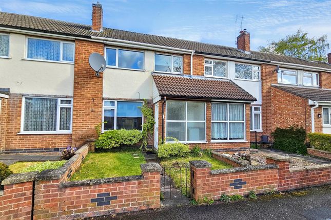 3 bed property, in Oak Crescent, £180,000