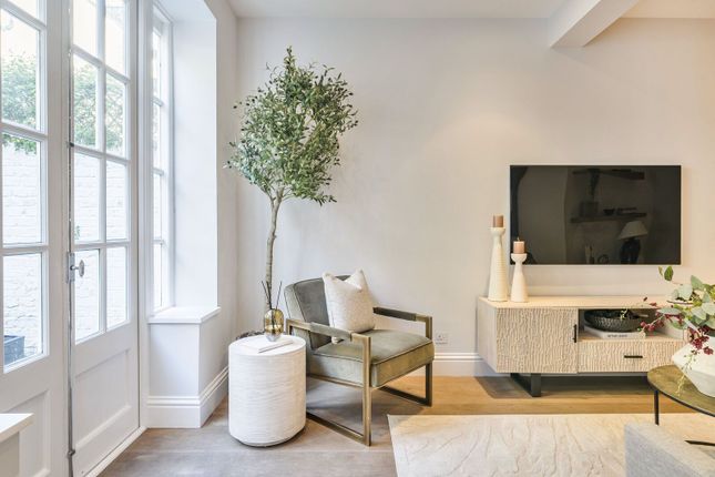 1 bed property, in Lexham Gardens, £675,000