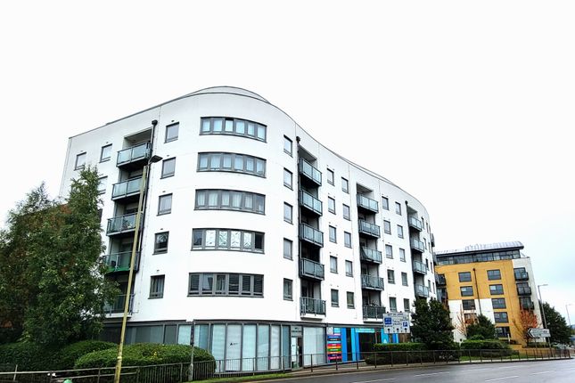 2 bed property, in 29 Loates Lane, £240,000