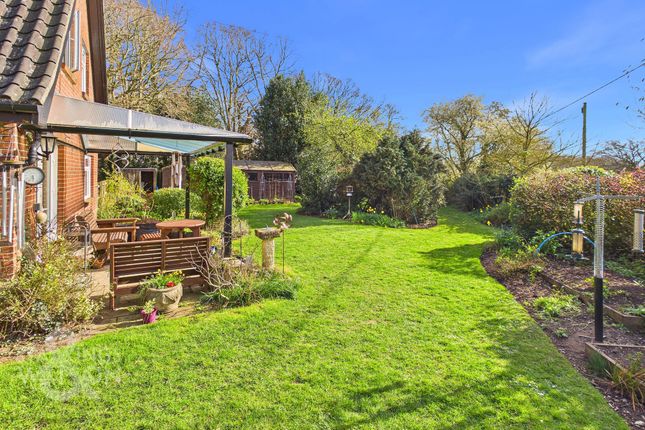 5 bed property, in Rectory Road, £475,000