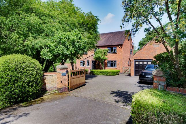 6 bed property, in Oakwood Lane, £1,099,500