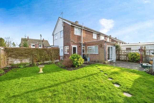 3 bed property, in Duke Drive, £325,000
