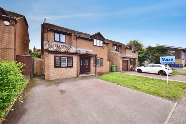 4 bed property, in Frognal Gardens, £425,000
