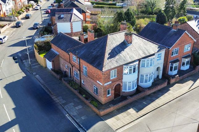 3 bed property, in Greenhill Road, £350,000