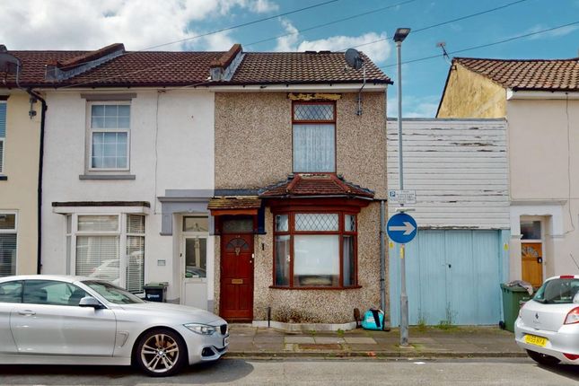 2 bed property, in 39 Knox Road, £100,000