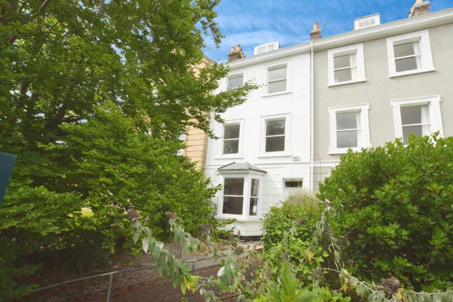 7 bed property, in New North Road, £450,000