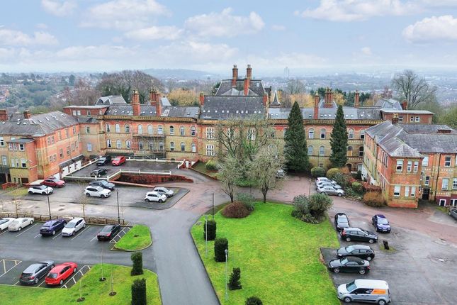 1 bed property, in Hine Hall, £40,000