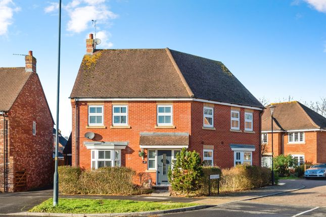 4 bed property, in Mazurek Way, £350,000