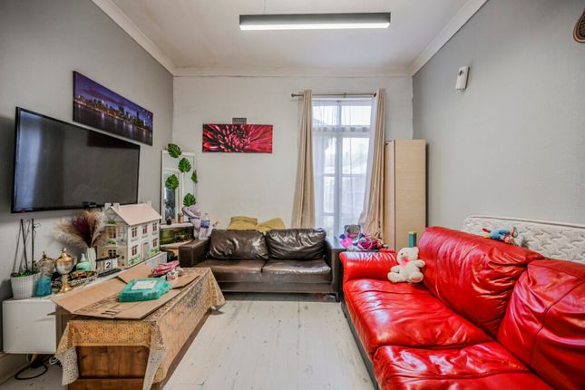 3 bed property, in Endsleigh Gardens, £600,000