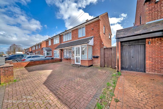 3 bed property, in Charles Crescent, £240,000