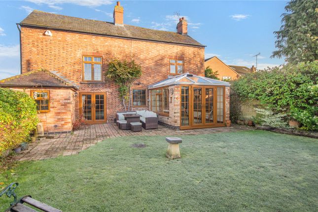 5 bed property, in Far Lane, £525,000