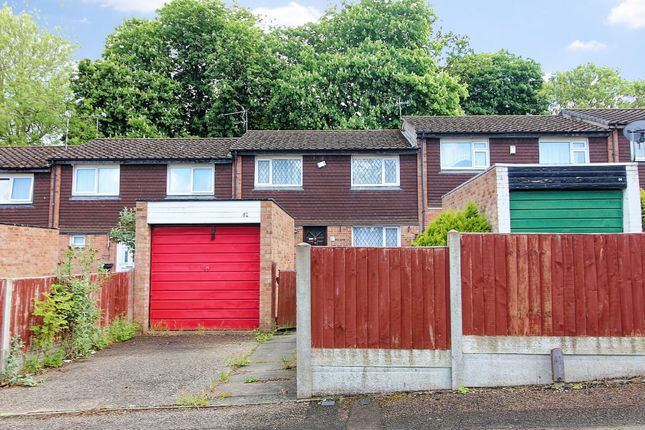 3 bed property, in Champion Close, £240,000