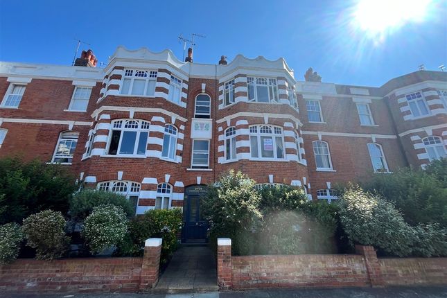2 bed property, in Castelnau Gardens, £470,000