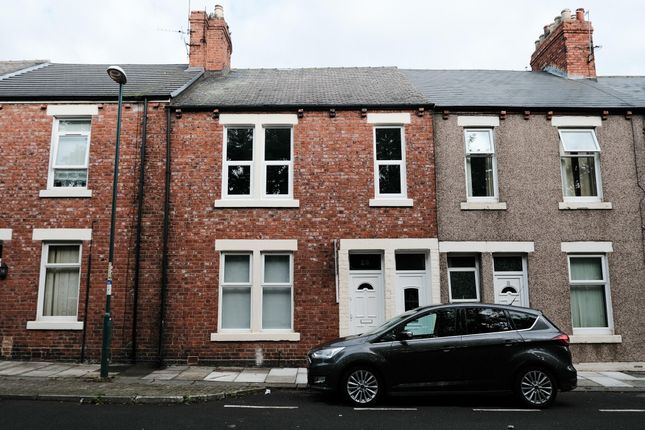 3 bed property, in Vine Street, £115,000
