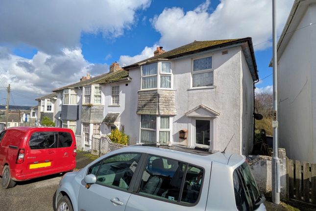 3 bed property, in Park Road, £200,000