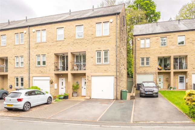 5 bed property, in Lower Mill Lane, £425,000