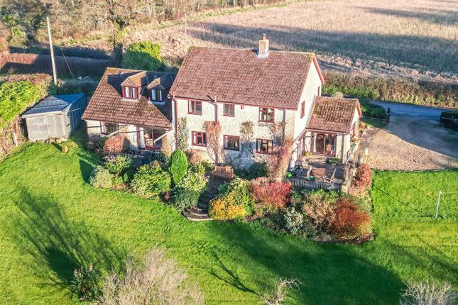 6 bed property, in Bettiscombe, £800,000
