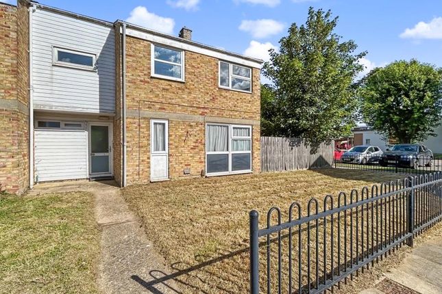 4 bed property, in Ilex Close, £265,000
