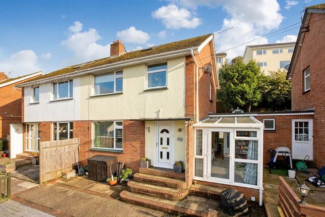 3 bed property, in Deer Park Avenue, £275,000