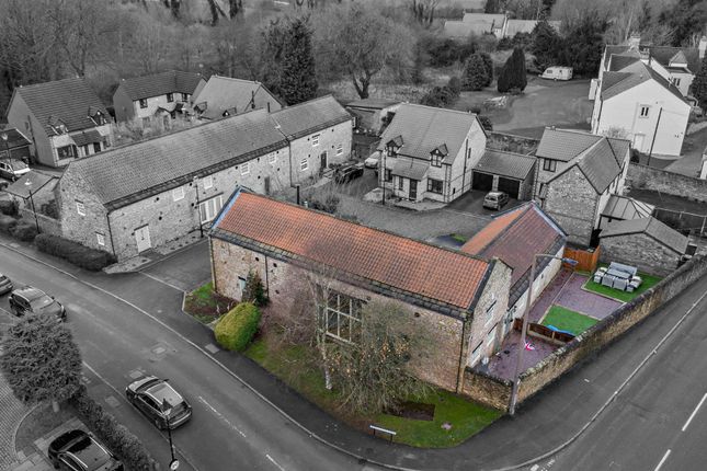 5 bed property, in South Farm Drive, £470,000