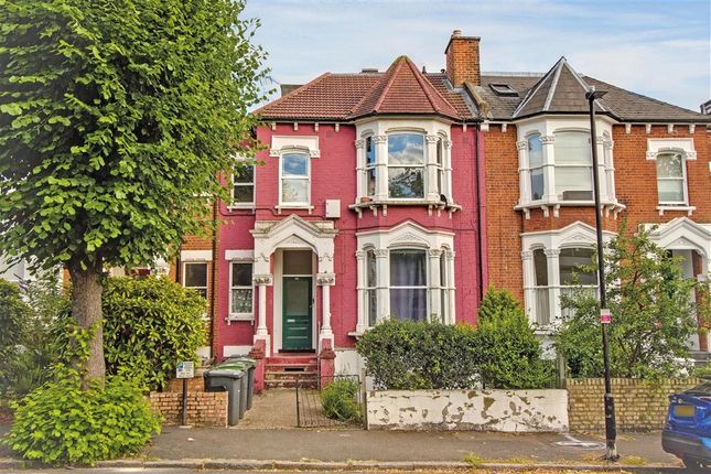 1 bed property, in Stapleton Hall Road, £365,000