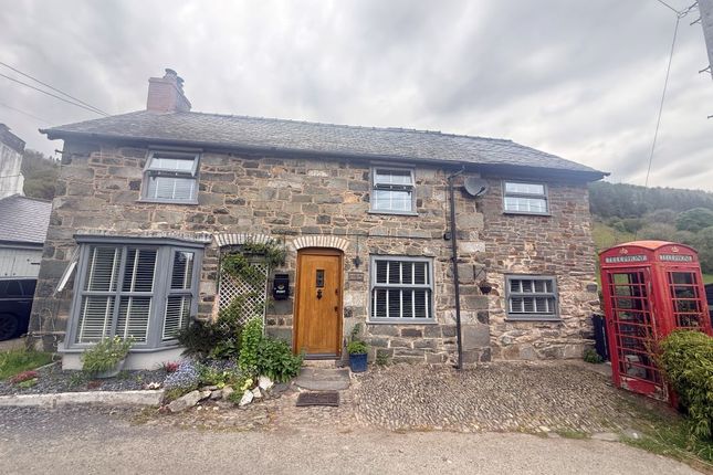4 bed property, in Fronlwyd, £290,000