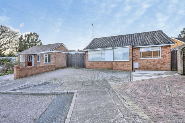 2 bed property, in Lindale Close, £265,000