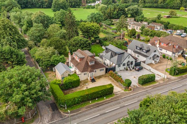 3 bed property, in Chertsey Road, £1,250,000