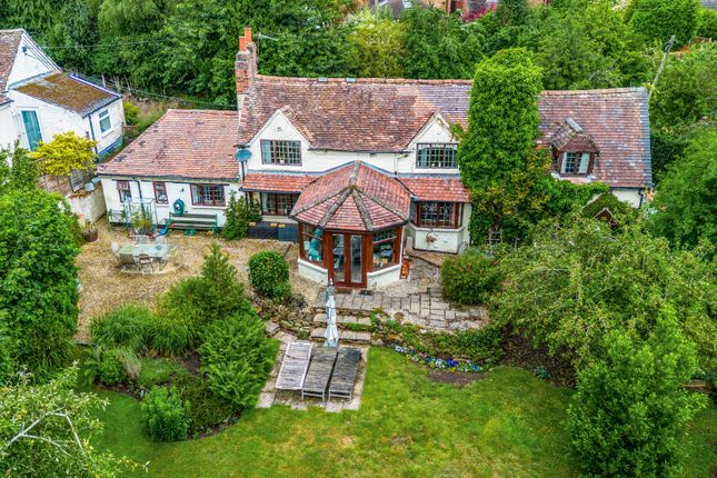 3 bed property, in Bark Hill, £500,000