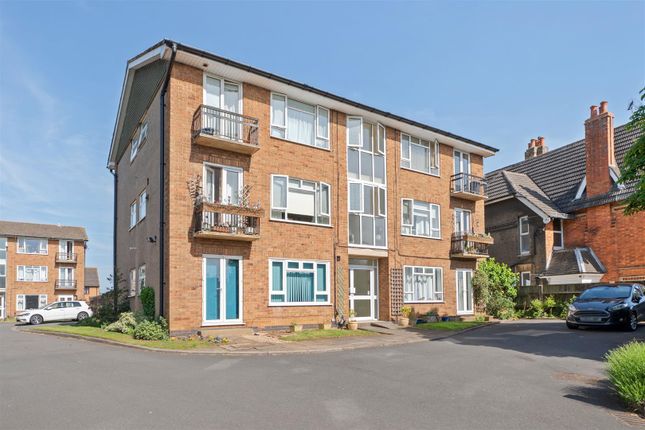 2 bed property, in NN16, £110,000