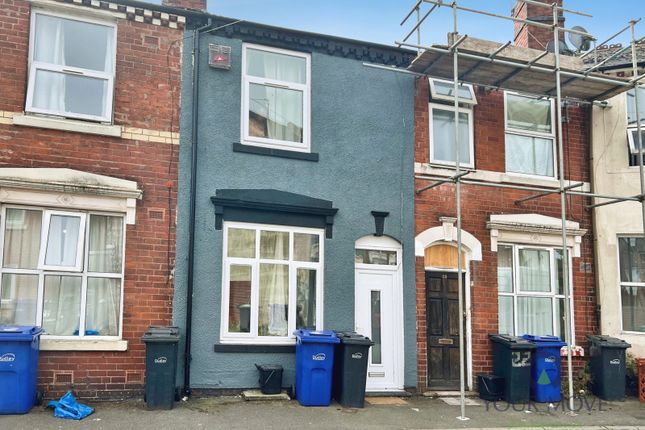 2 bed property, in Edward Street, £165,000